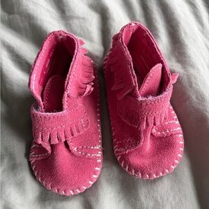 Minnetonka Pink Suede Kids Moccasins